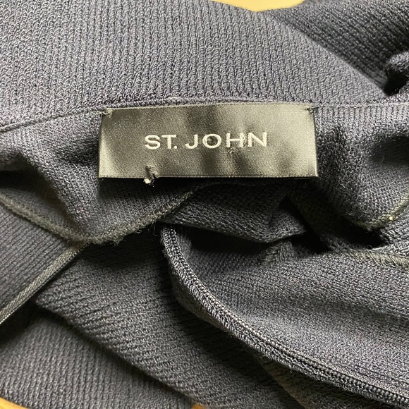 St John Small Black Tight Knit Full Zip Jacket • Santana Knit • Gold Tone Zipper - Picture 6 of 6